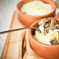 Julienne with mushrooms, cheese, chicken and onions - proven recipe